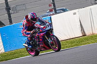 donington-no-limits-trackday;donington-park-photographs;donington-trackday-photographs;no-limits-trackdays;peter-wileman-photography;trackday-digital-images;trackday-photos